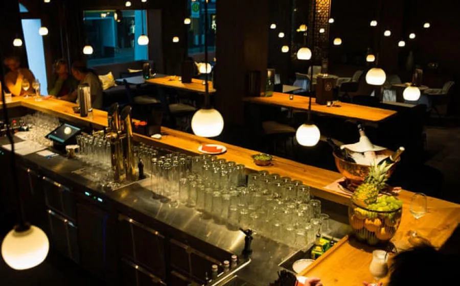 Sky-Fall-Party-in-der-Postbar