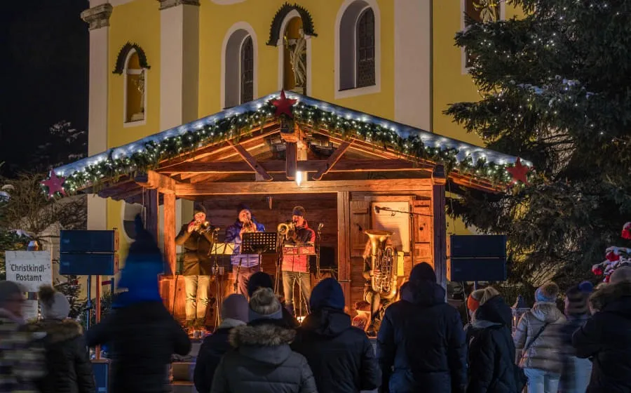Konzert-am-Weihnachtsmarkt