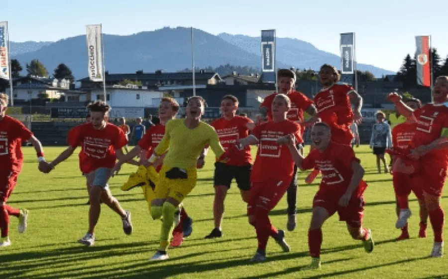 Internationales-Fussballspiel-Plymouth-Argyle-Eintracht-Braunschweig