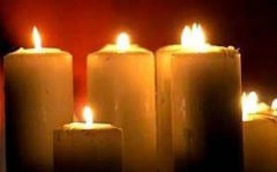 Die-Freiwillige-Feuerwehr-verteilt-das-Friedenslicht-aus-Bethlehem Die-Freiwillige-Feuerwehr-verteilt-das-Friedenslicht-aus-Bethlehem