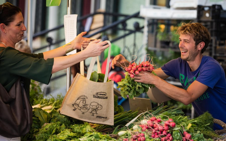 Herbstbeginn-am-Wochenmarkt-