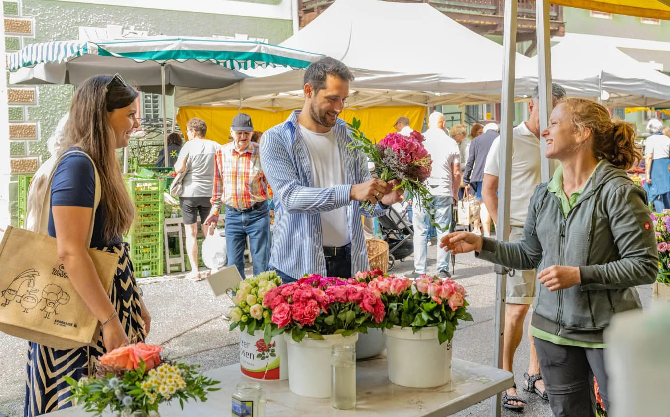 Wochenmarkt-Quizmonat-und-Oktoberfest