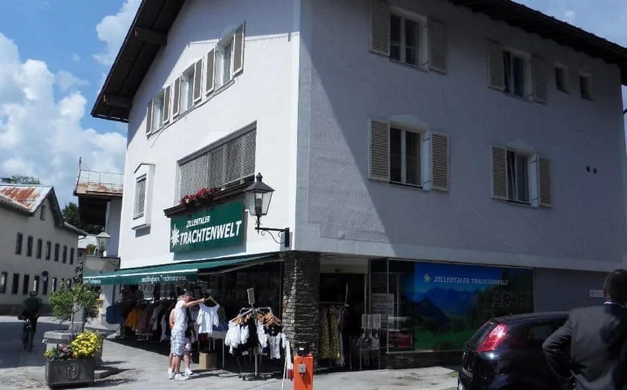 Raeumlichkeiten- Raeumlichkeiten-