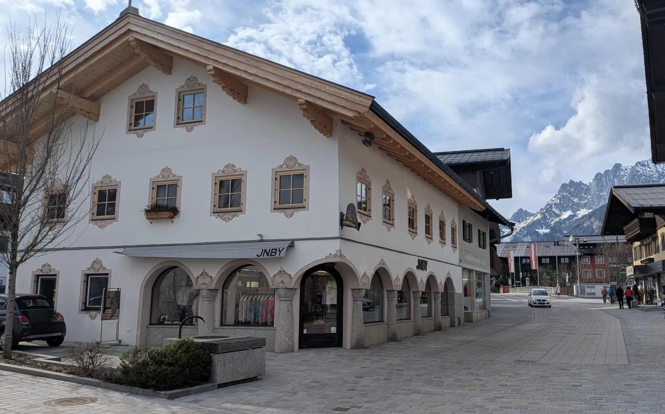 stilvolle-Geschaeftsflaeche-im-Zentrum-