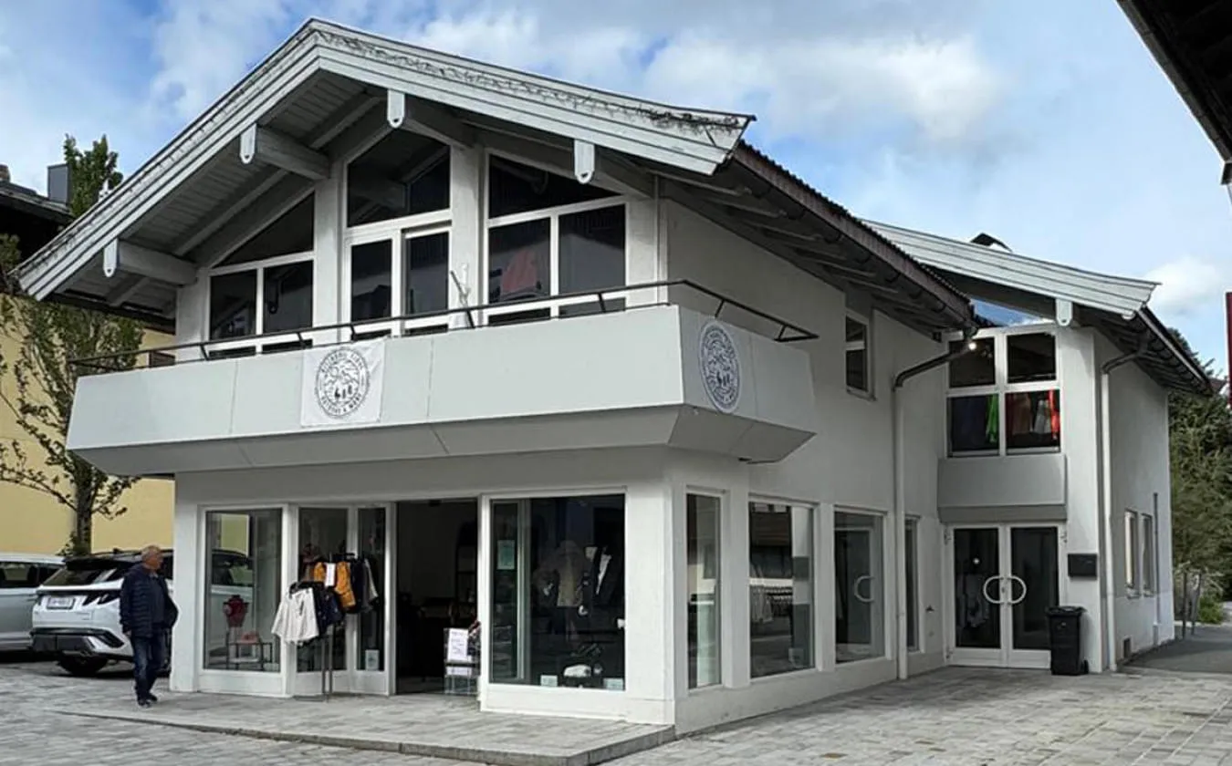 zentrales-Geschaeftshaus-in-der-Kaiserstrasse-